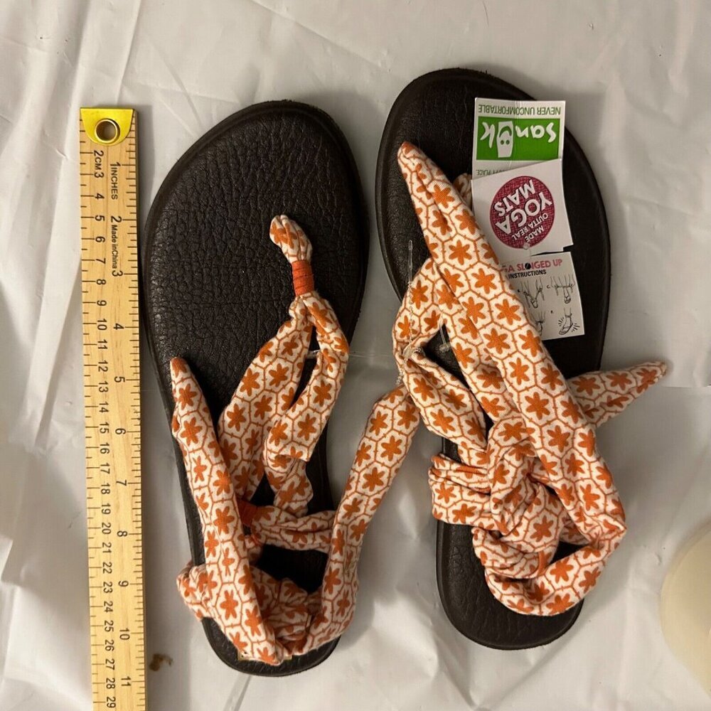 Sanuk women's sandals size 10 slinged up yoga mat shoes orange white print